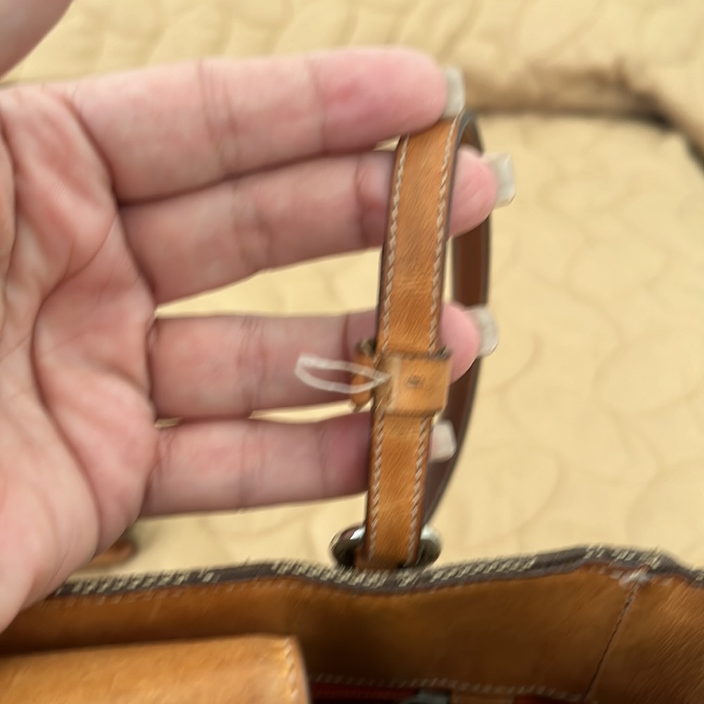 Coach shoulder bag - Picture 4 of 11